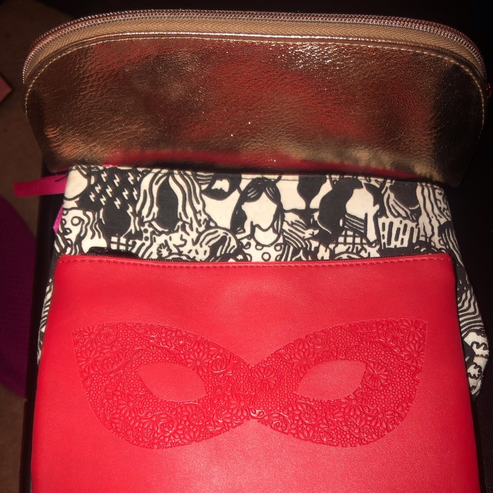 Makeup bag bundle with Morphe brush holder bag